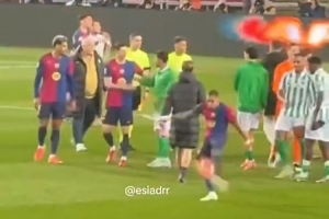 开云棋牌-马卡：拉菲尼亚对裁判不满+爆射皮球，但未被记录在裁判报告之中