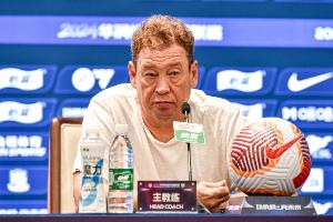 开云体育官网在线注册-斯卢茨基：路易斯因手术需6周才能归队 李可和吴曦已正常跟队训练